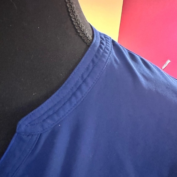 Blouse vneck from Reitmans woman's size XS - Picture 3 of 7